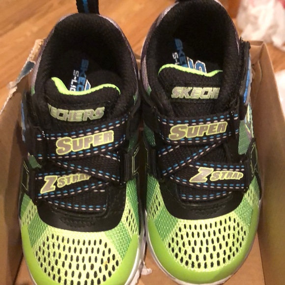 skechers infant size 8